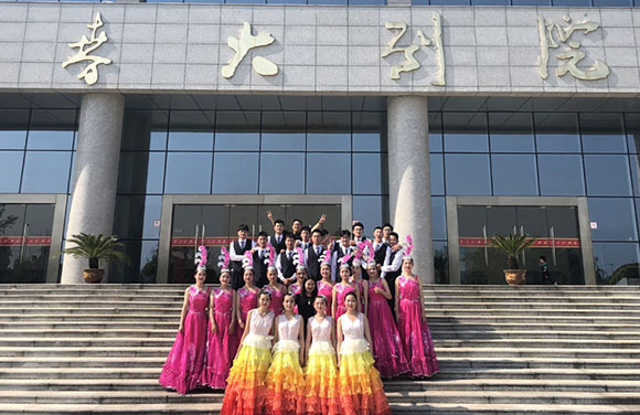 beat365学生参与纪念‘五四’运动100周年文艺汇演