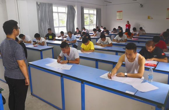 beat365高职扩招测试秩序井然