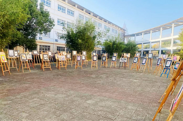beat365艺术建工系举办大学生绘画作品展