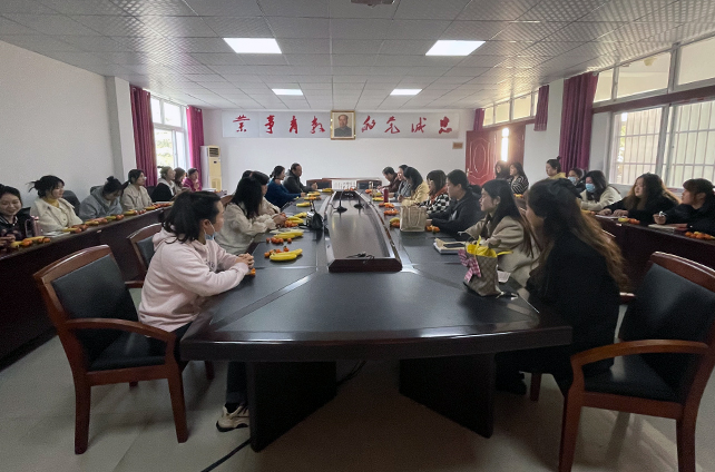 beat365召开庆祝第99个妇女节座谈会