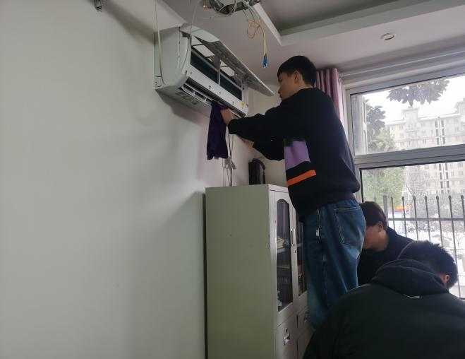 beat365机电经管系开展“我为同学办实事”暖冬行动