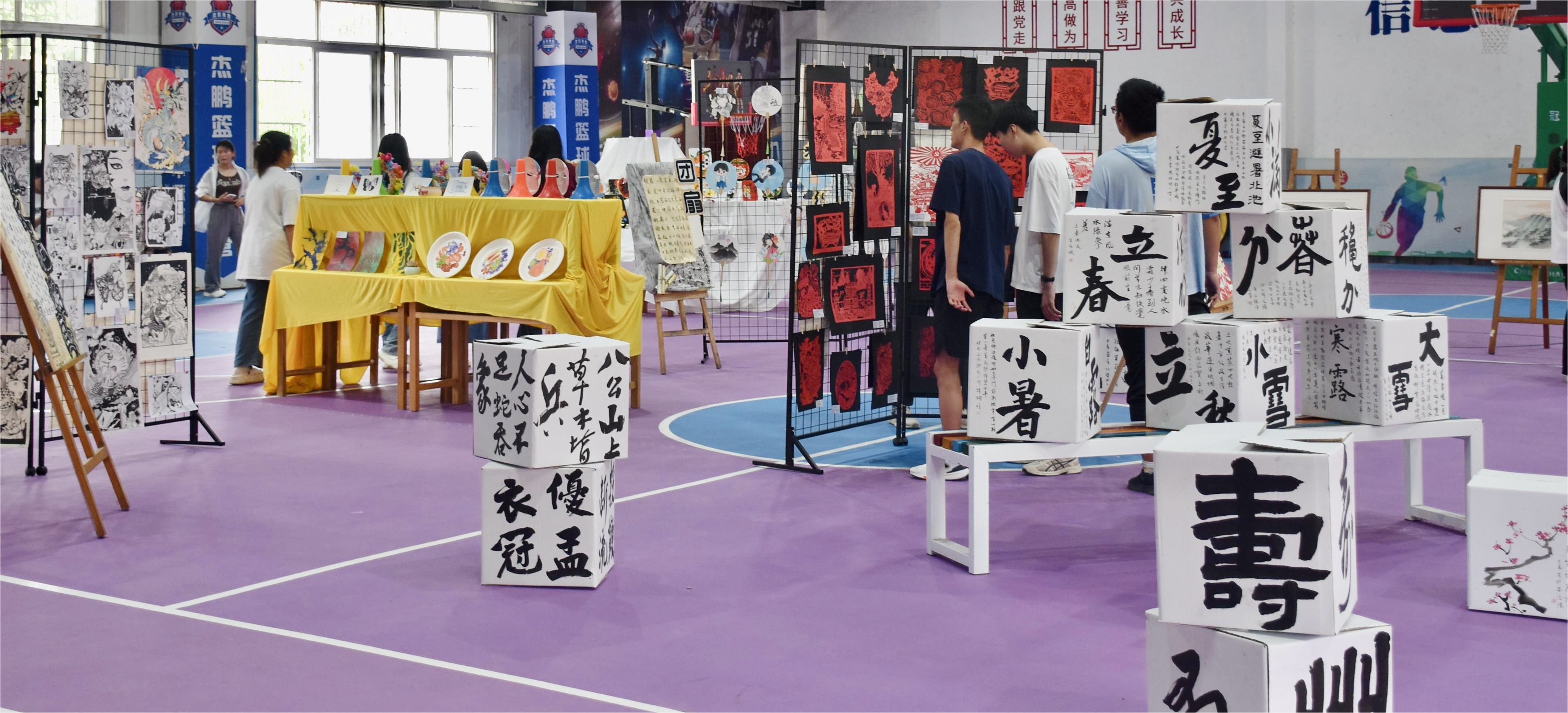 弘扬传统文化，感受非遗美丽 ——信息艺术建工系举办师生艺术作品汇报展