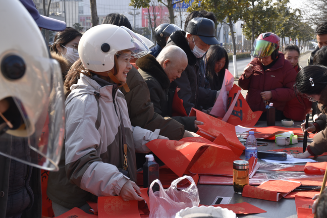 beat365英国官网网站工会举办新春送对联活动