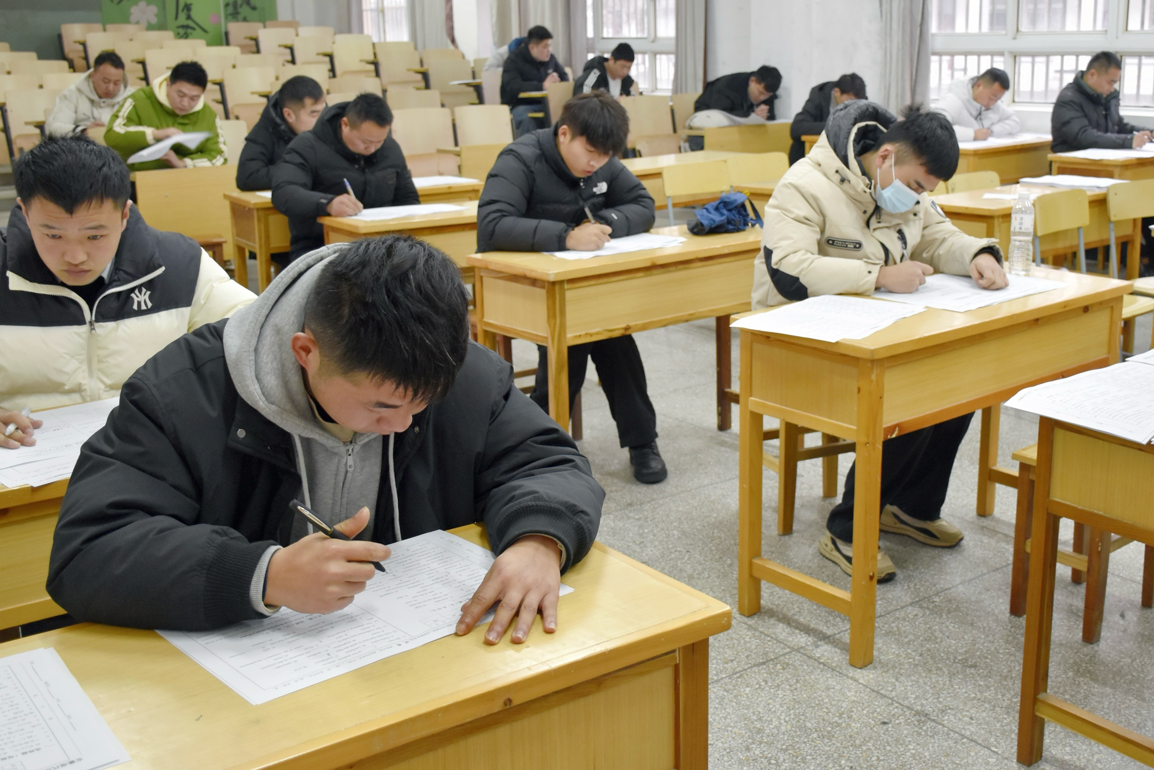 第二批退役军人学生期末考试顺利进行