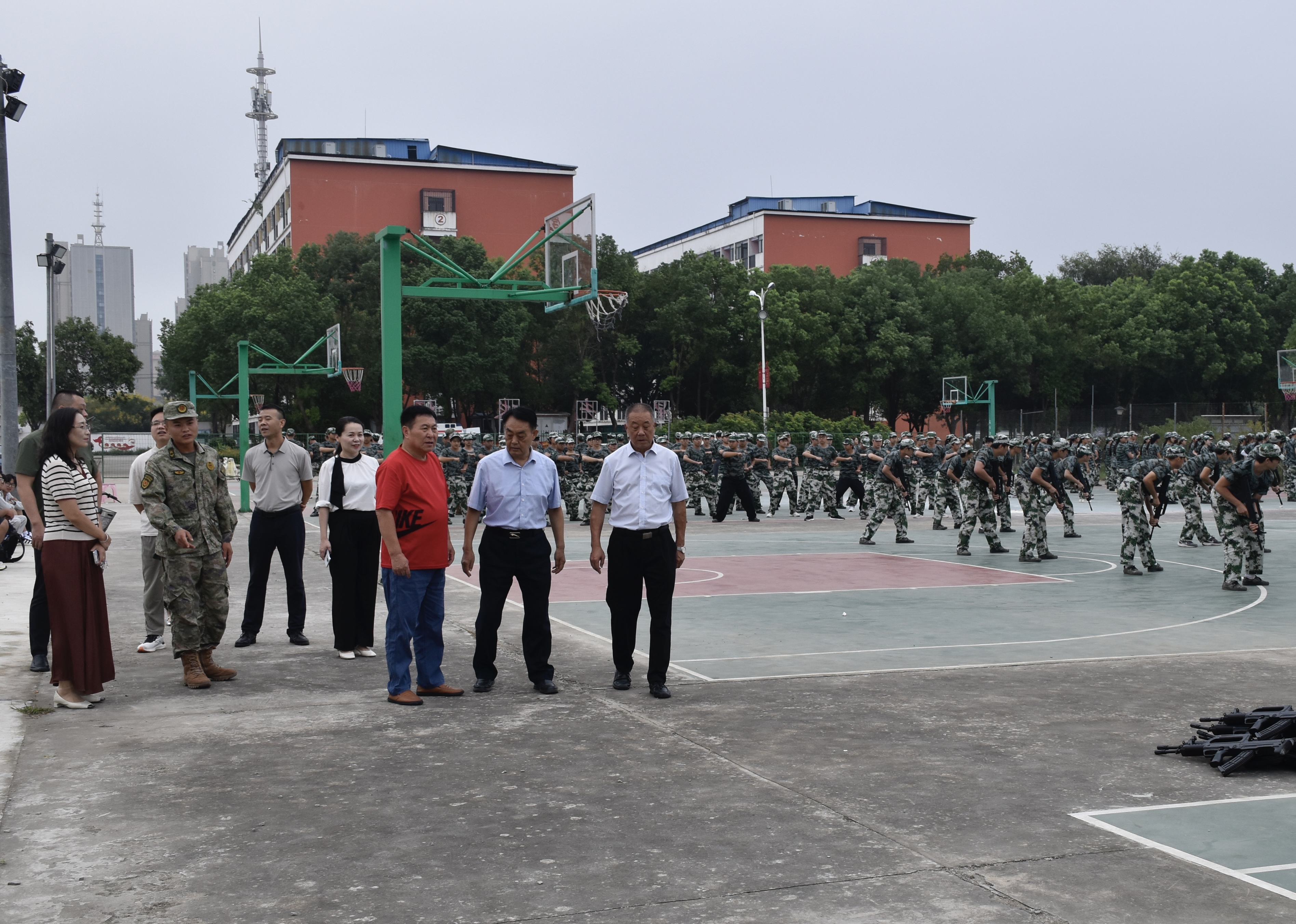 beat365英国官网网站领导深入一线检查指导新生军训工作