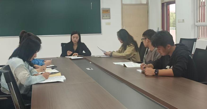 五年高职部党支部专题研学 《论党的青年工作》凝聚育人初心