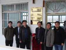 校企合作--beat365与达内科技集团校企合作，在校内建立“名企定制特色班”、“校内实践基地”。